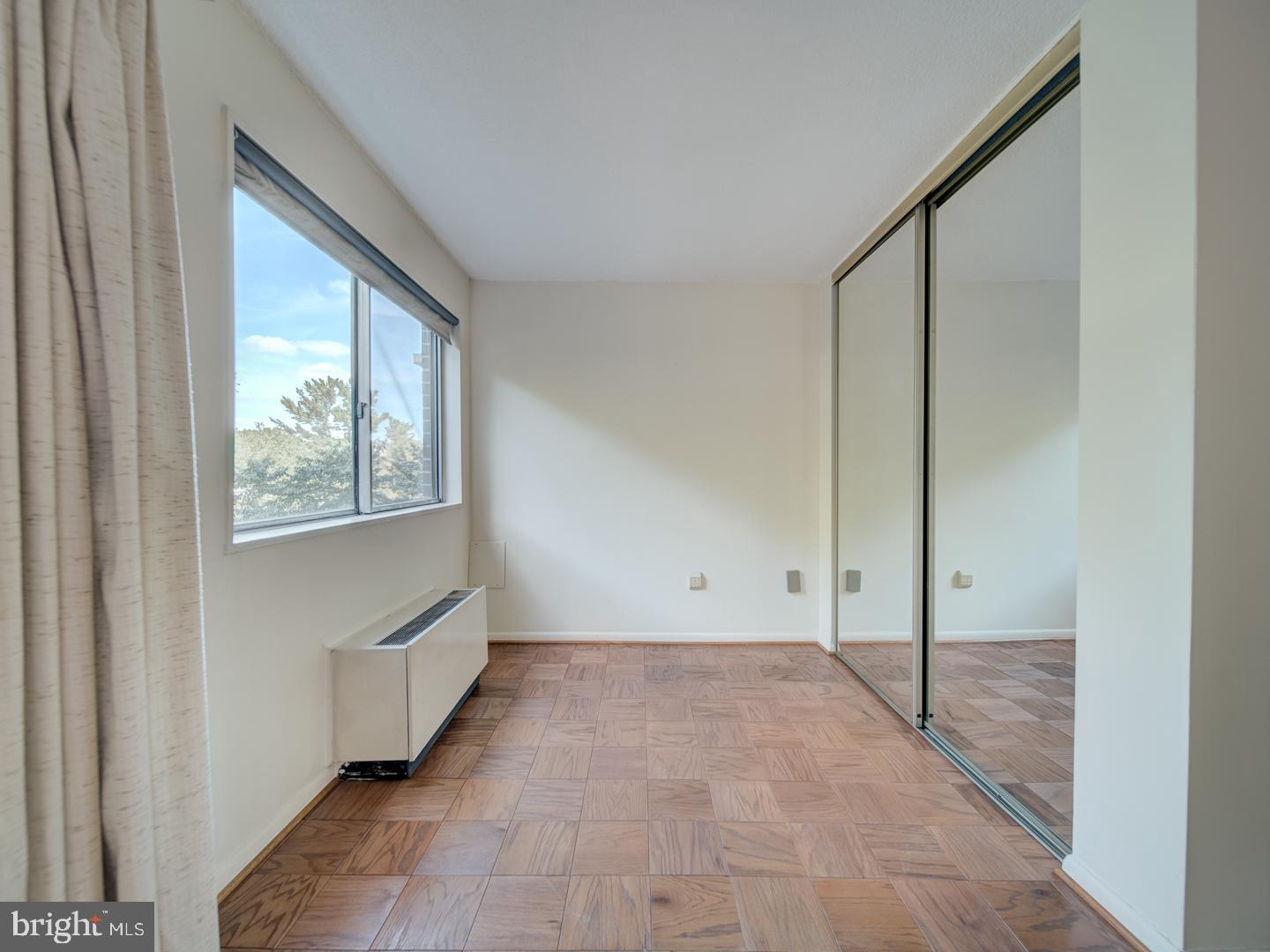 HUNTING CREEK CLUB CONDOMINIUMS - Residential