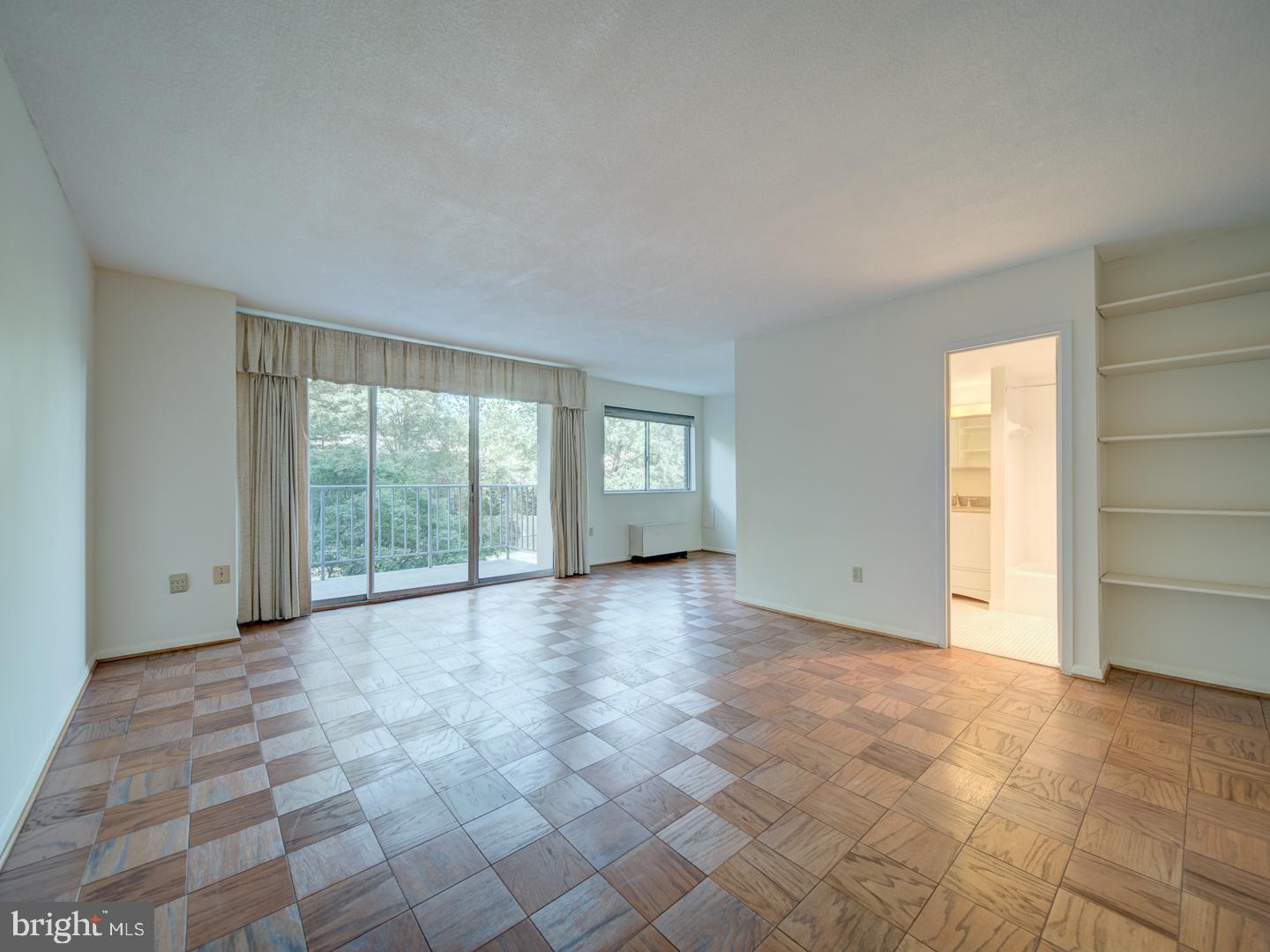 HUNTING CREEK CLUB CONDOMINIUMS - Residential