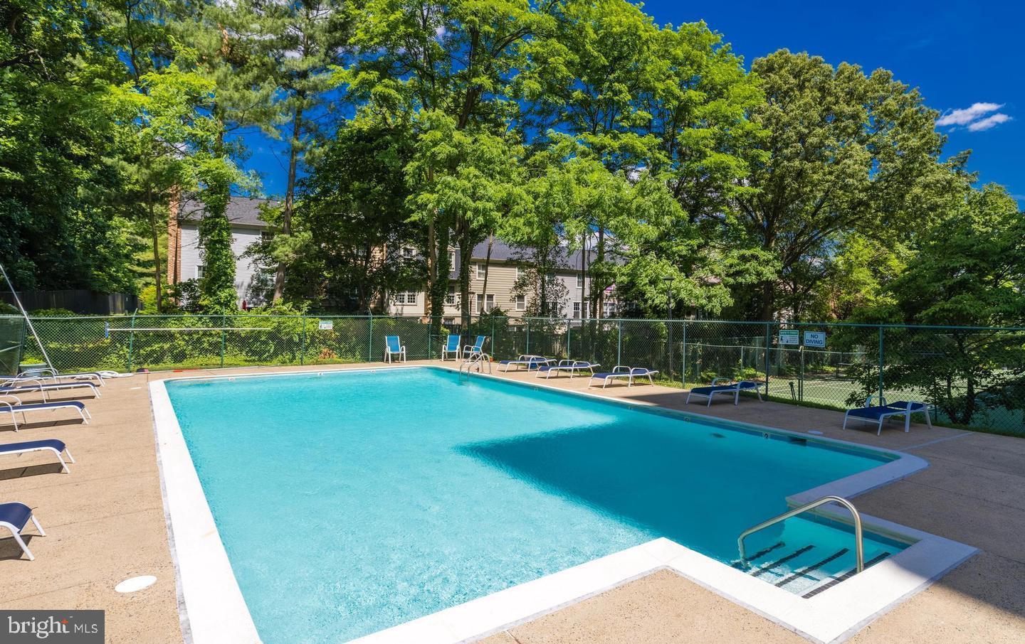 HUNTING CREEK CLUB CONDOMINIUMS - Residential