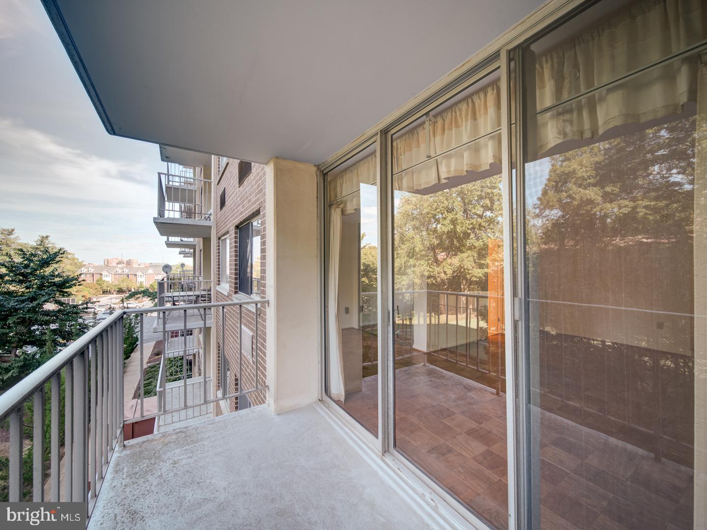 HUNTING CREEK CLUB CONDOMINIUMS - Residential