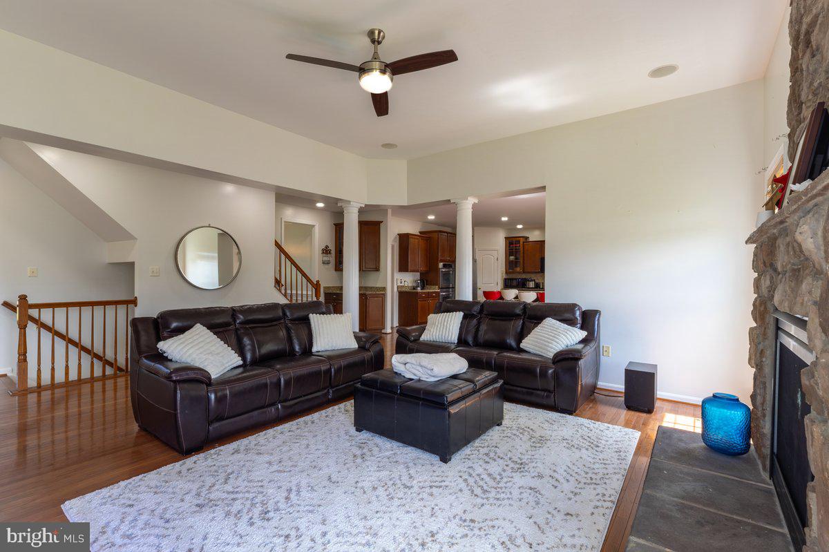 MADISON GROVE - Residential