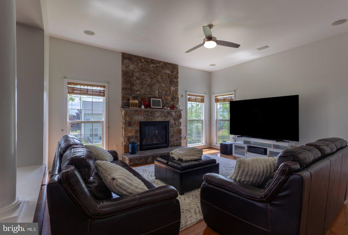 MADISON GROVE - Residential