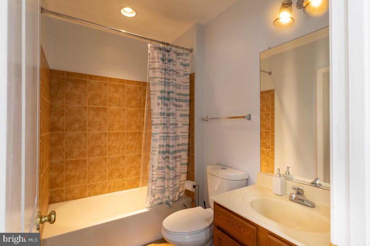 MADISON GROVE - Residential