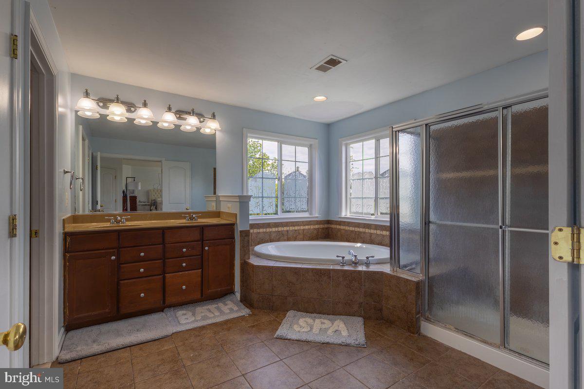 MADISON GROVE - Residential