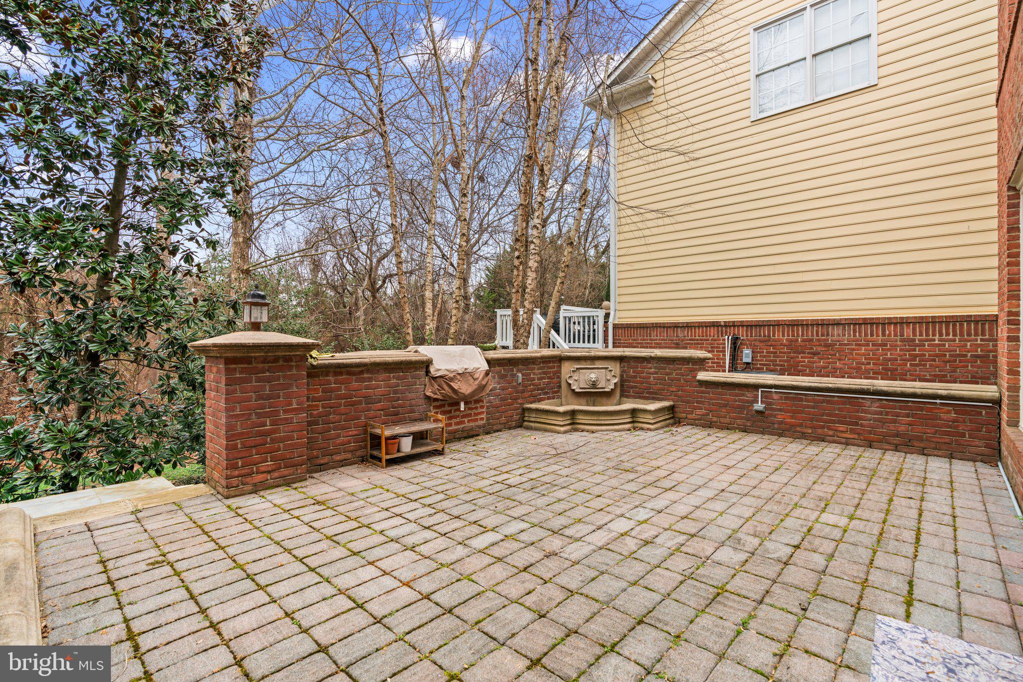 CHEVY CHASE COMMONS - Residential