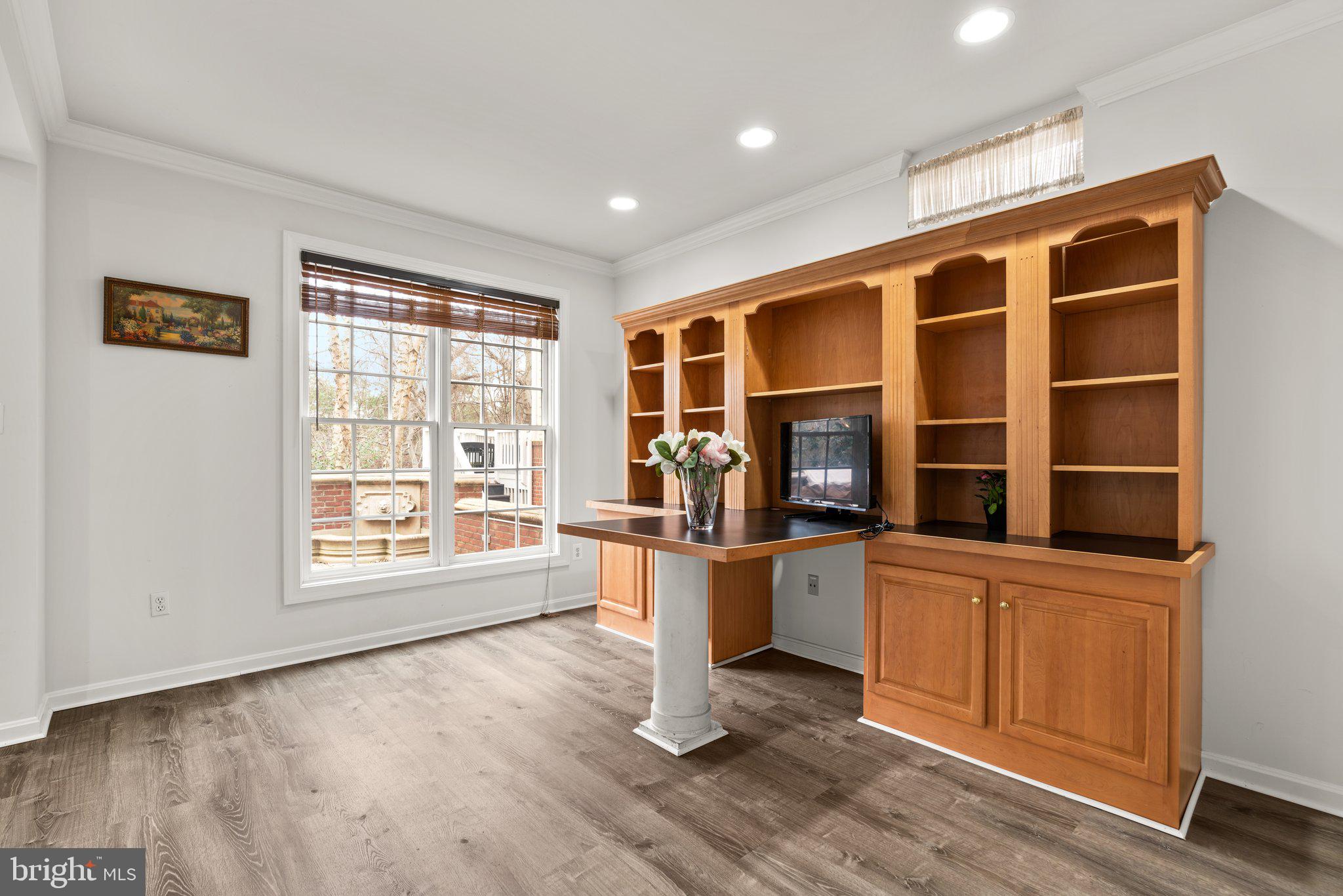 CHEVY CHASE COMMONS - Residential