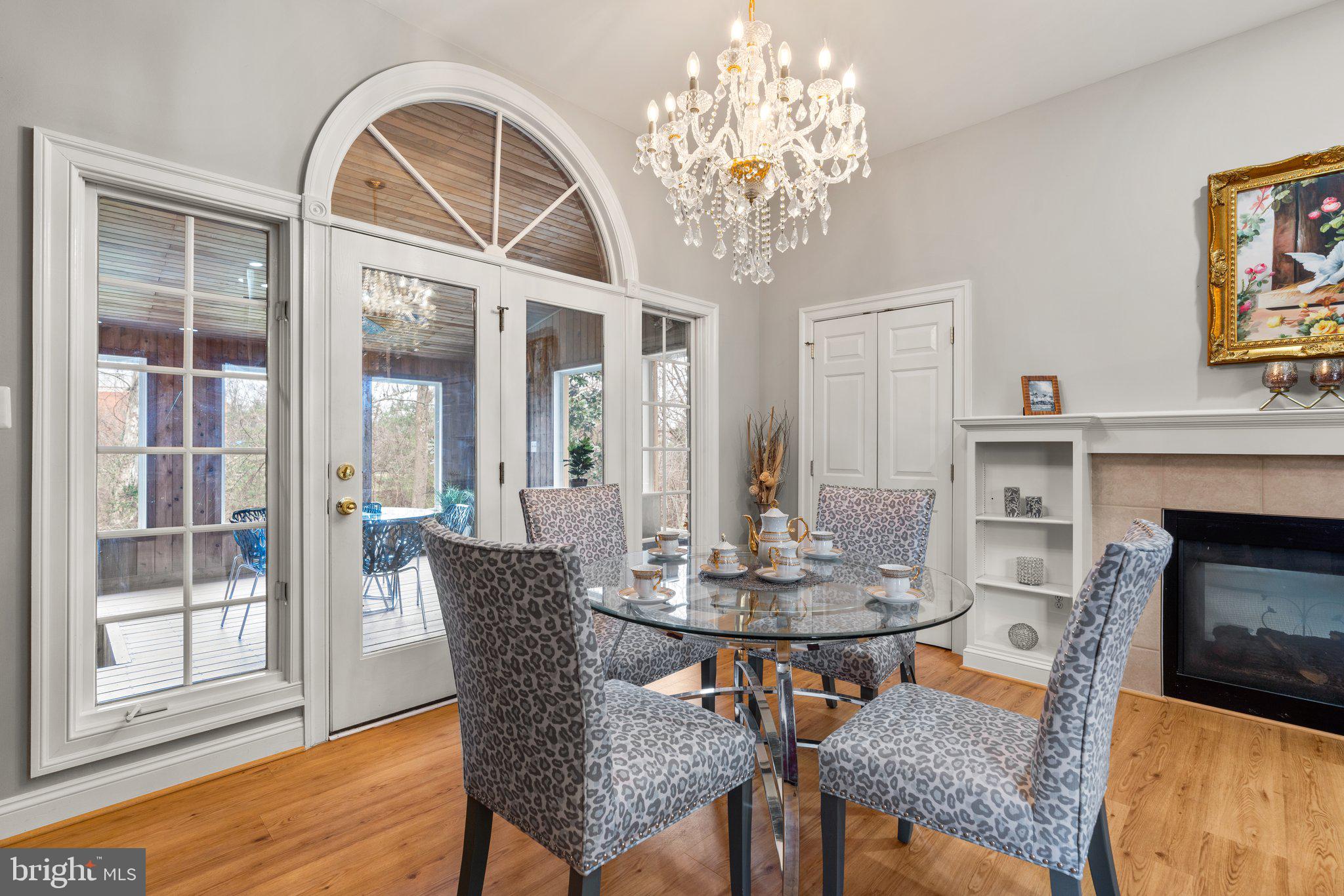 CHEVY CHASE COMMONS - Residential