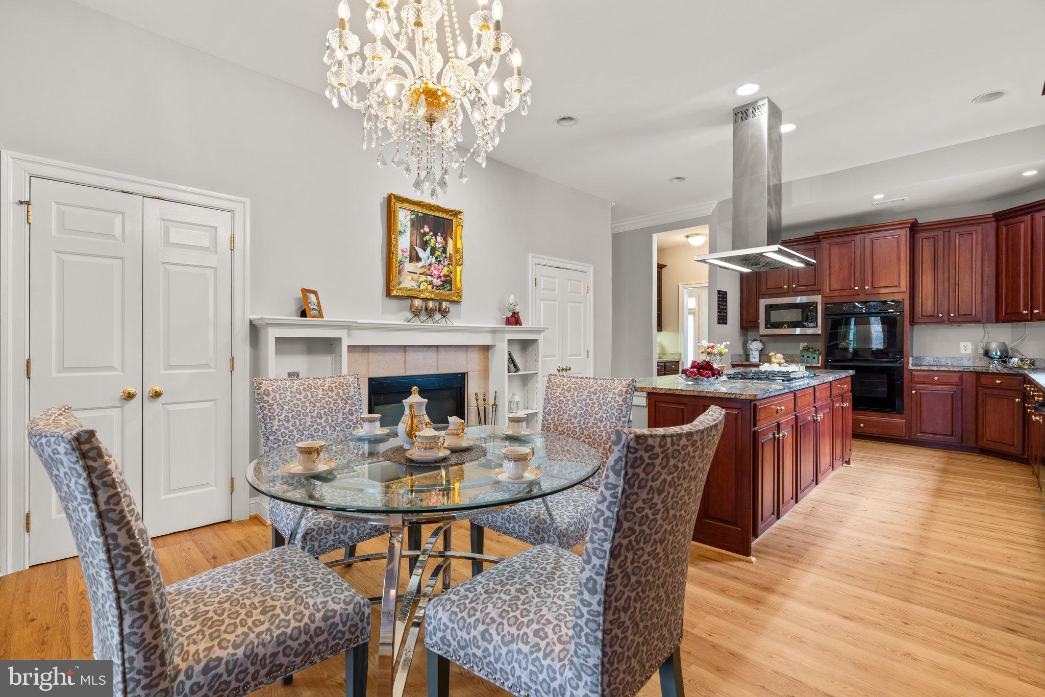 CHEVY CHASE COMMONS - Residential