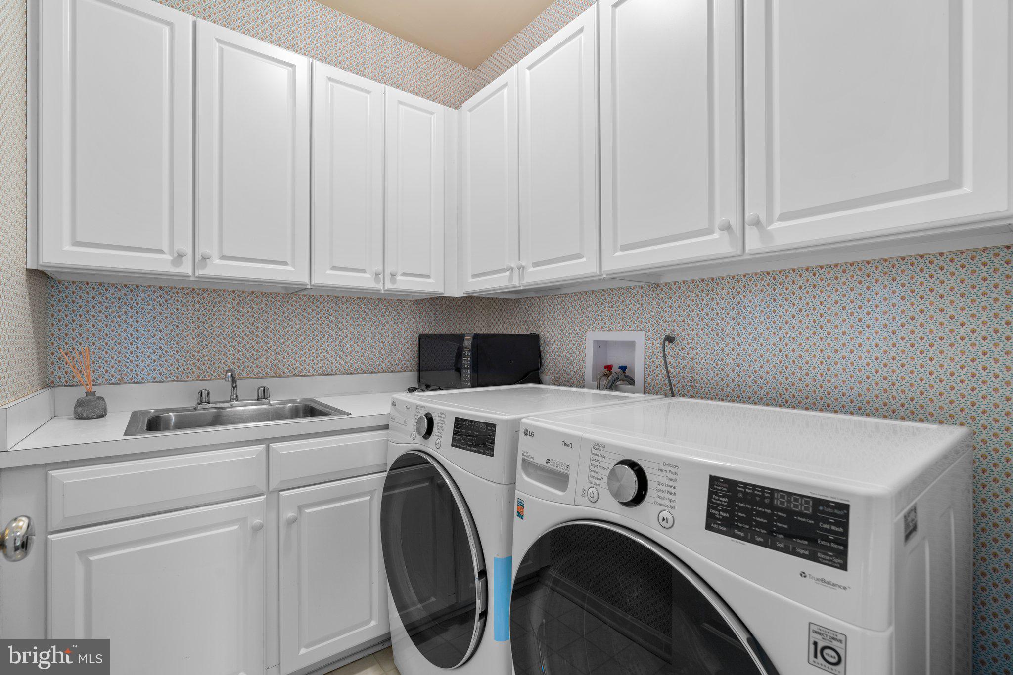 CHEVY CHASE COMMONS - Residential