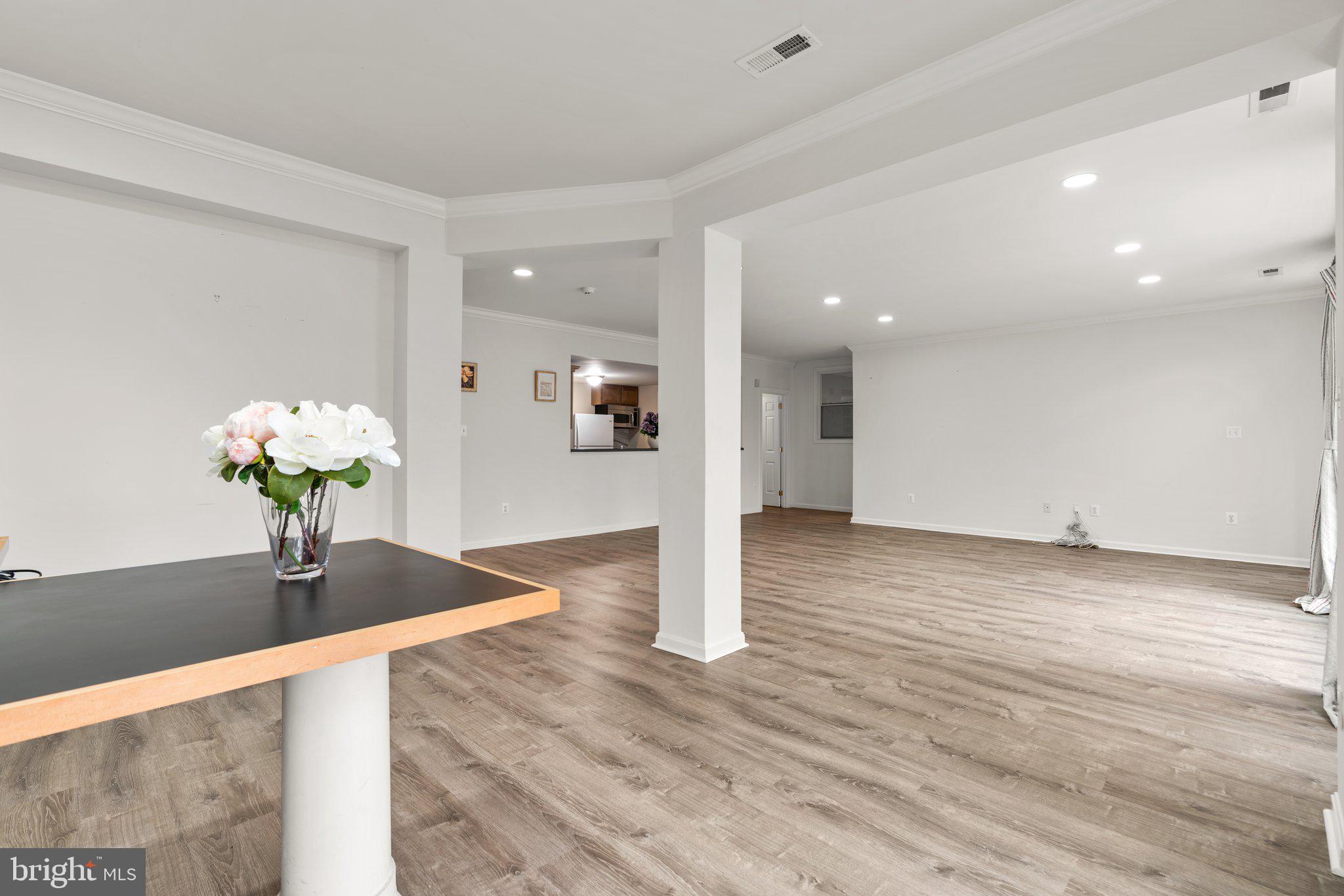 CHEVY CHASE COMMONS - Residential