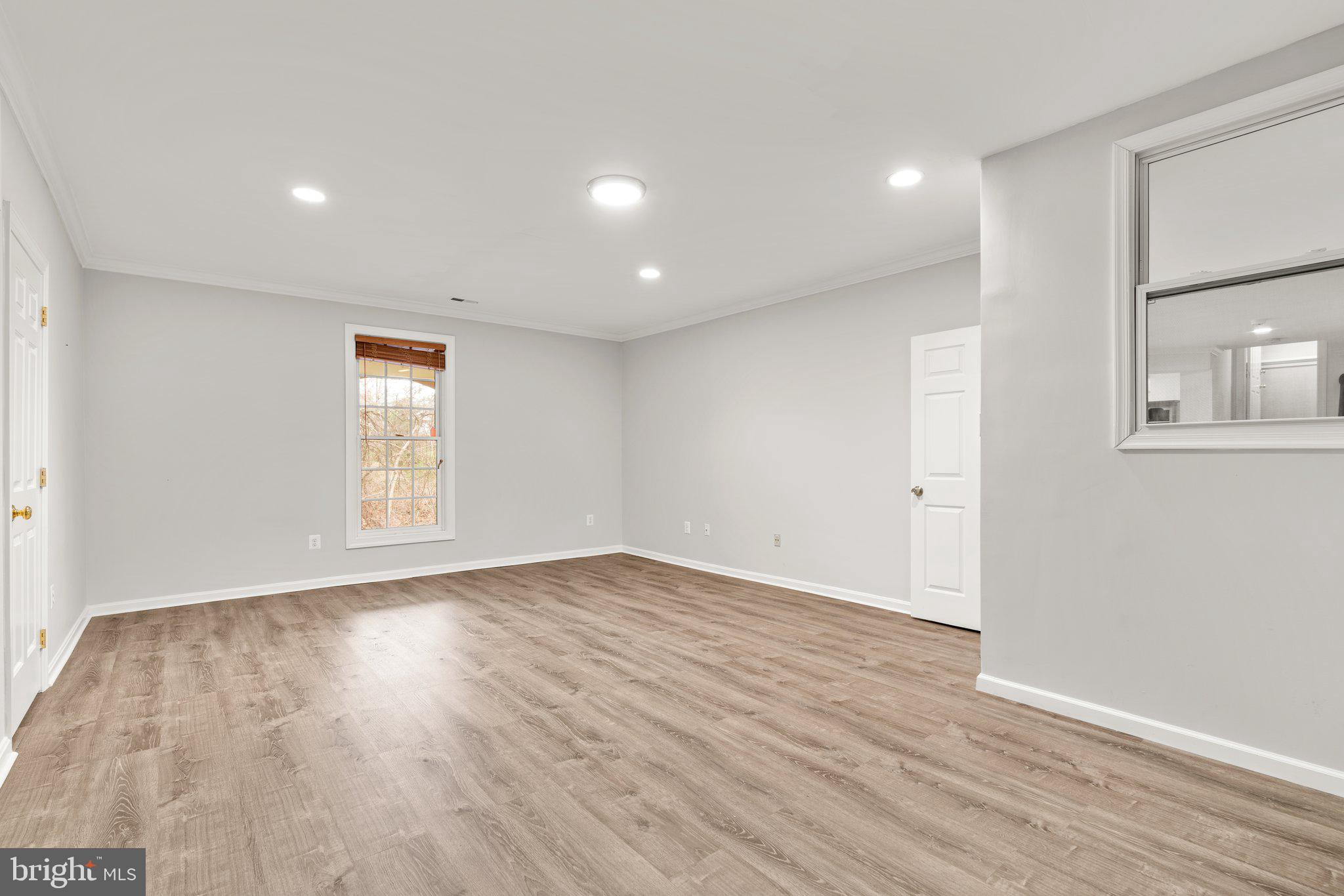 CHEVY CHASE COMMONS - Residential