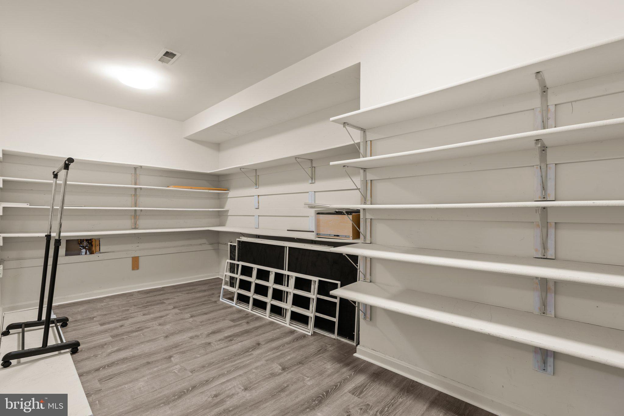 CHEVY CHASE COMMONS - Residential