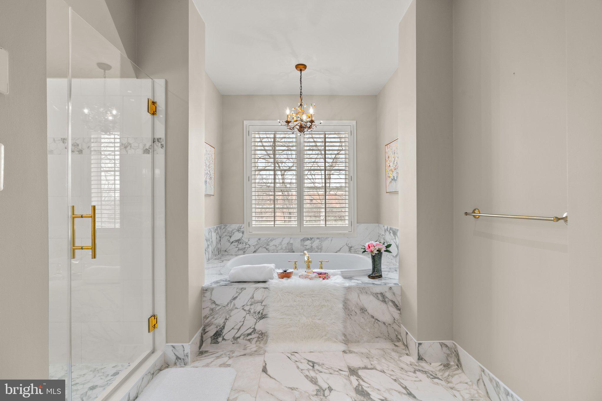 CHEVY CHASE COMMONS - Residential