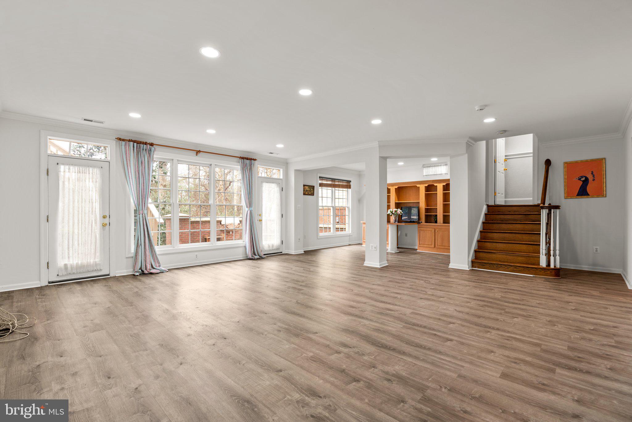 CHEVY CHASE COMMONS - Residential