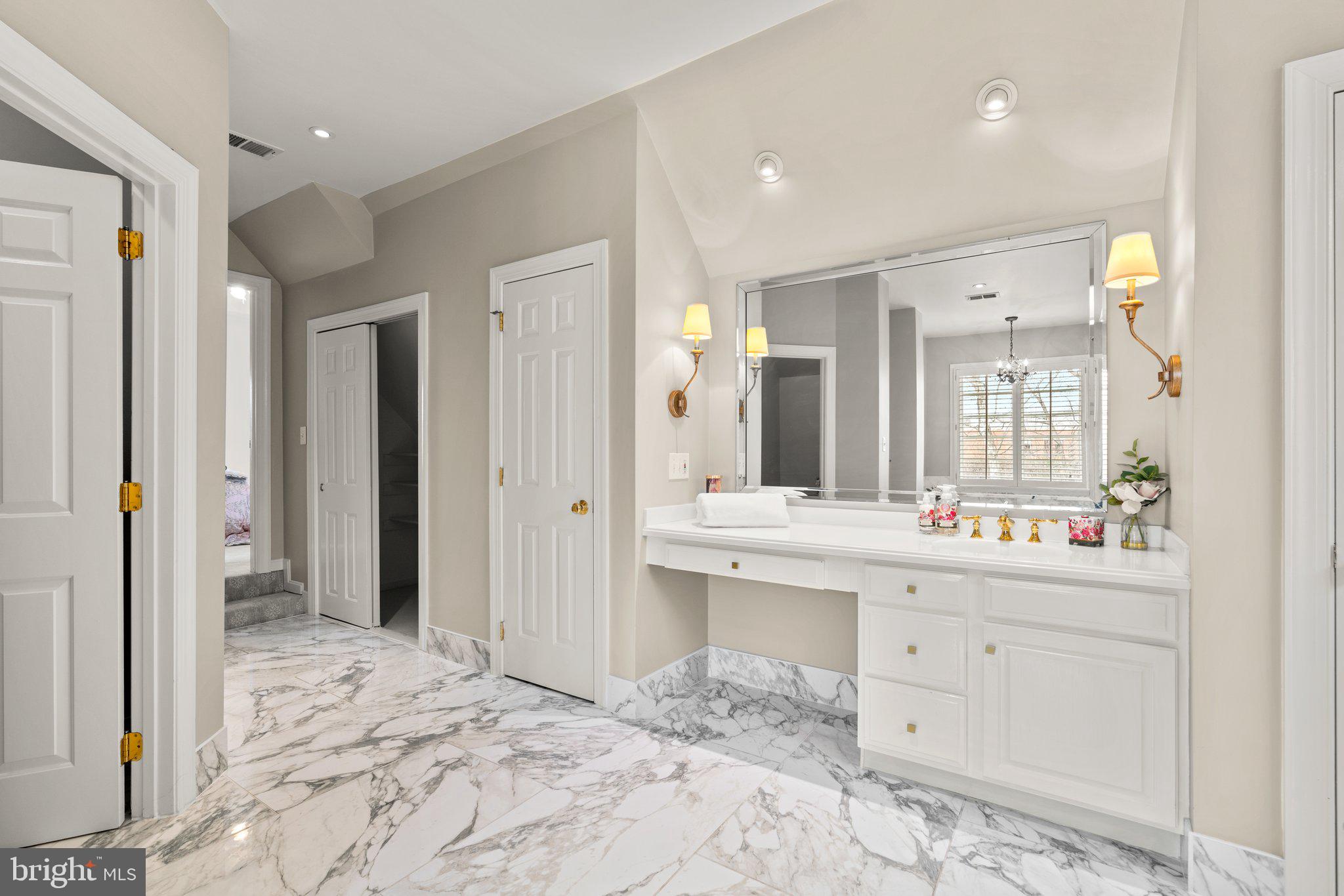 CHEVY CHASE COMMONS - Residential