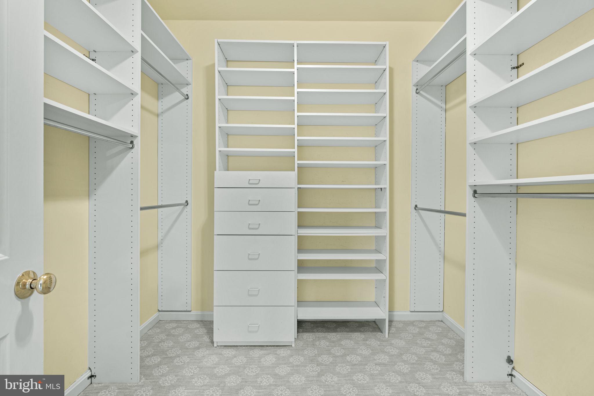 CHEVY CHASE COMMONS - Residential