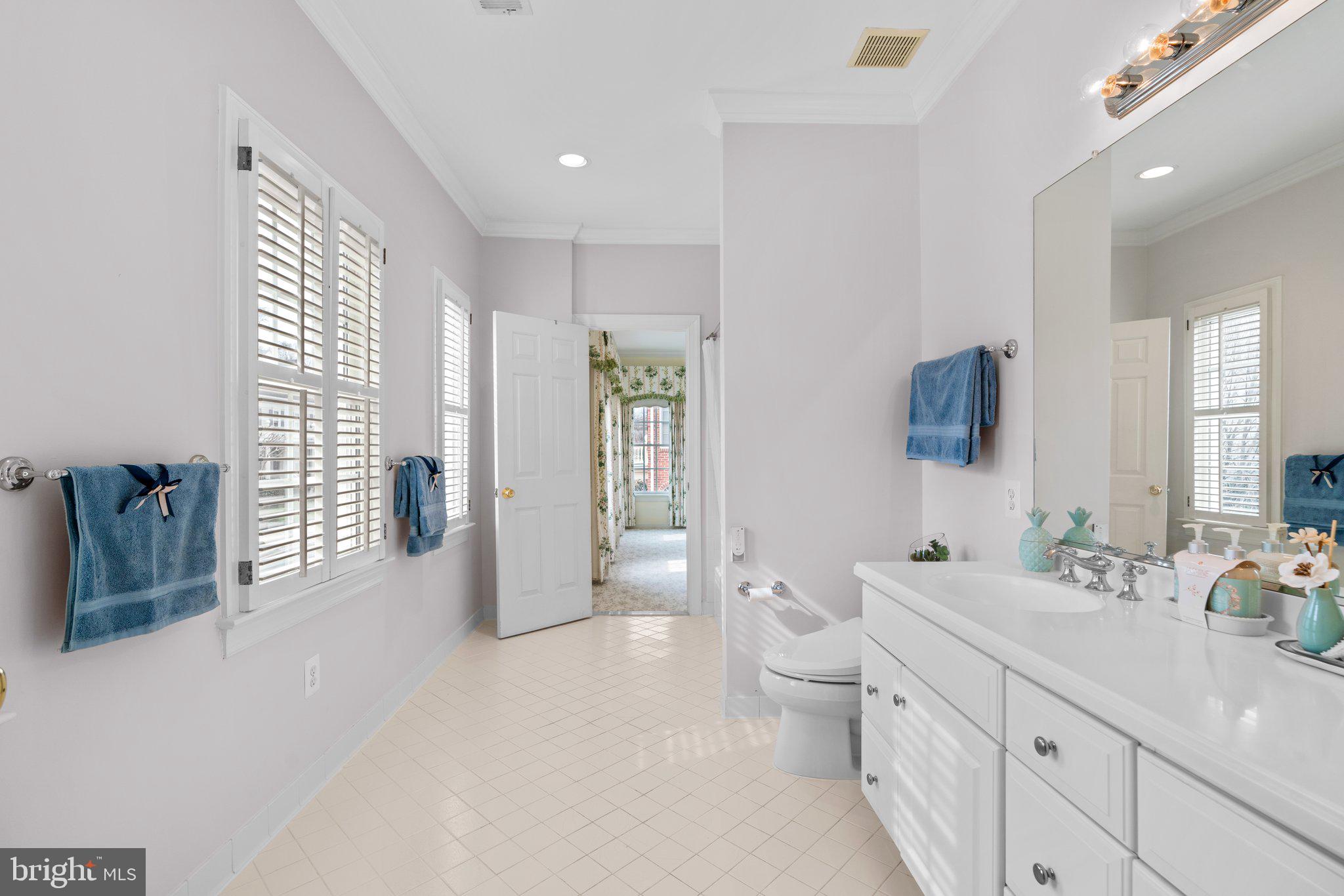 CHEVY CHASE COMMONS - Residential