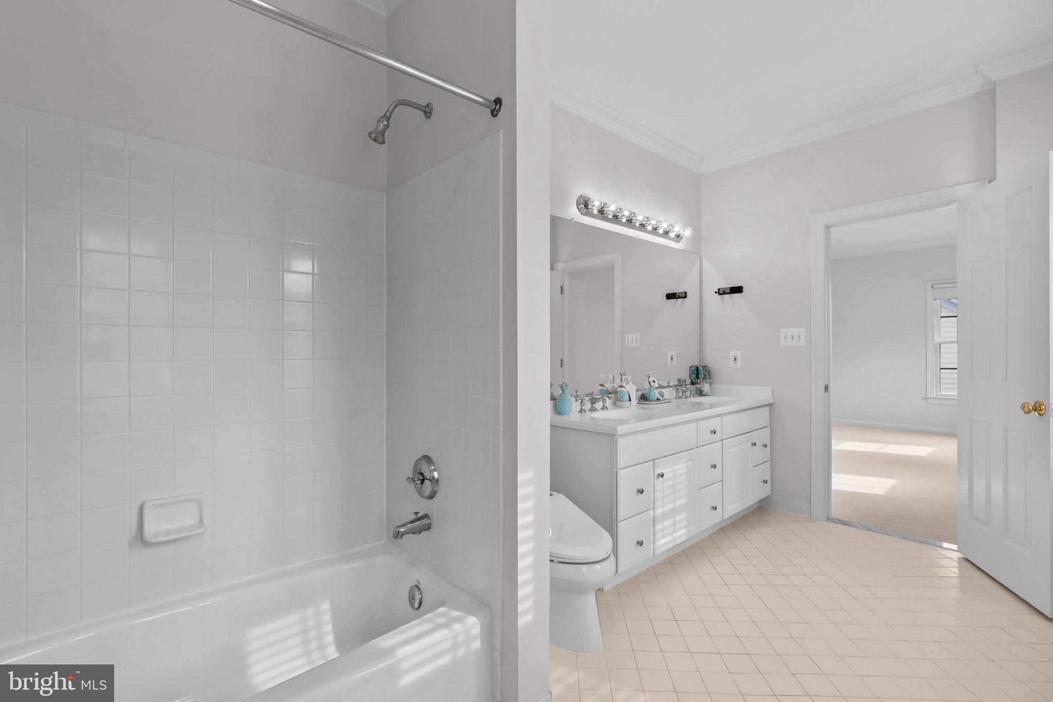 CHEVY CHASE COMMONS - Residential