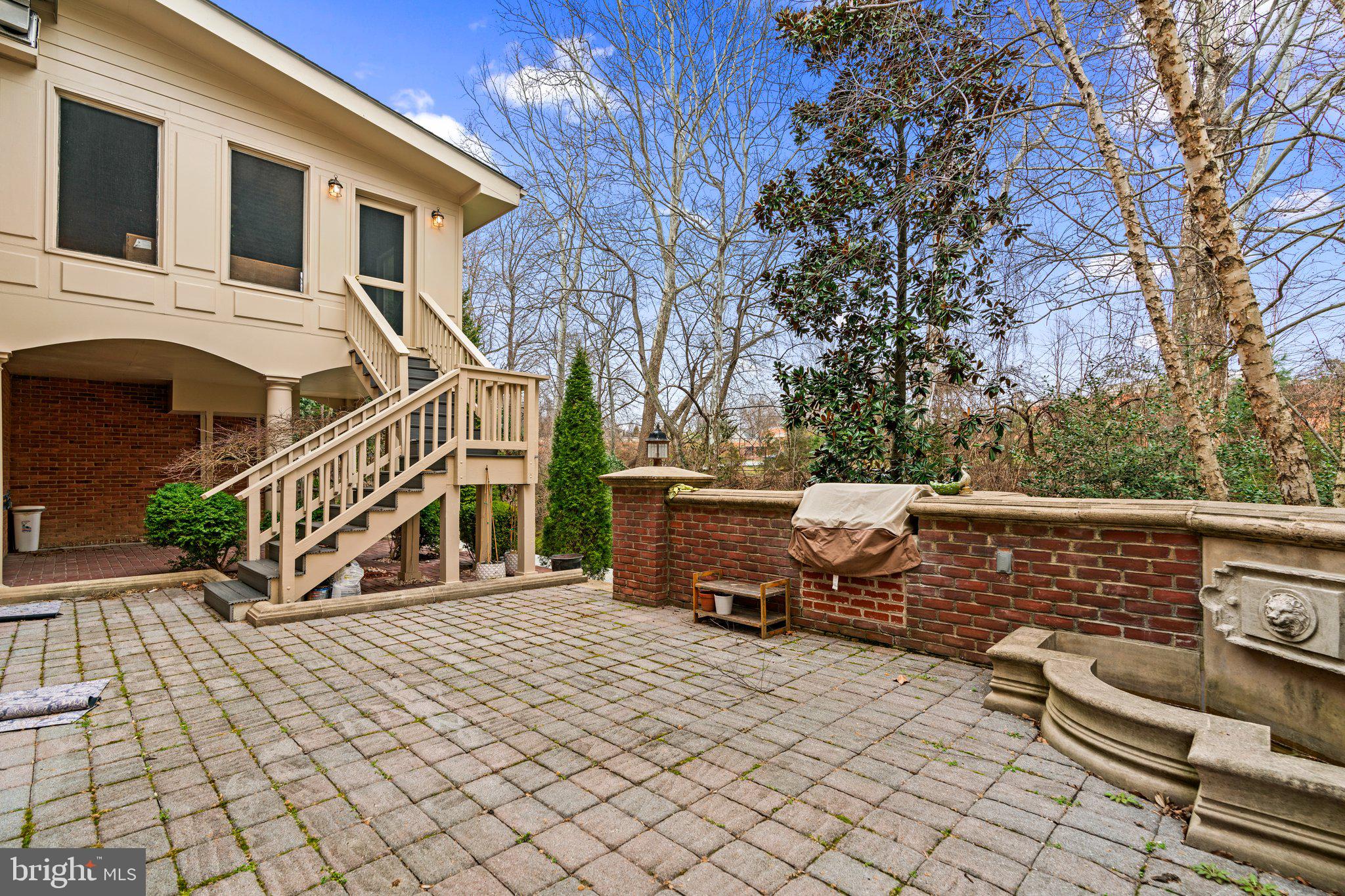 CHEVY CHASE COMMONS - Residential