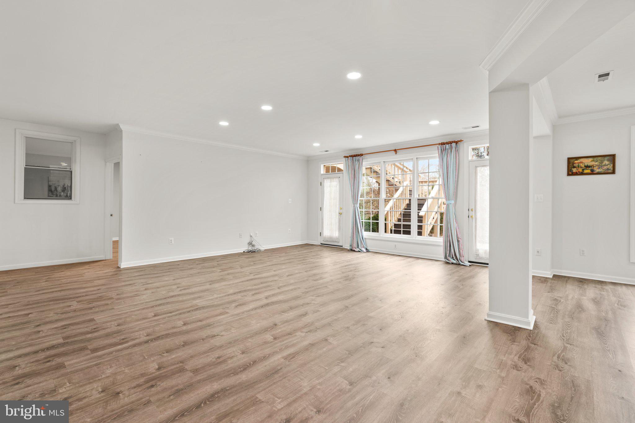 CHEVY CHASE COMMONS - Residential