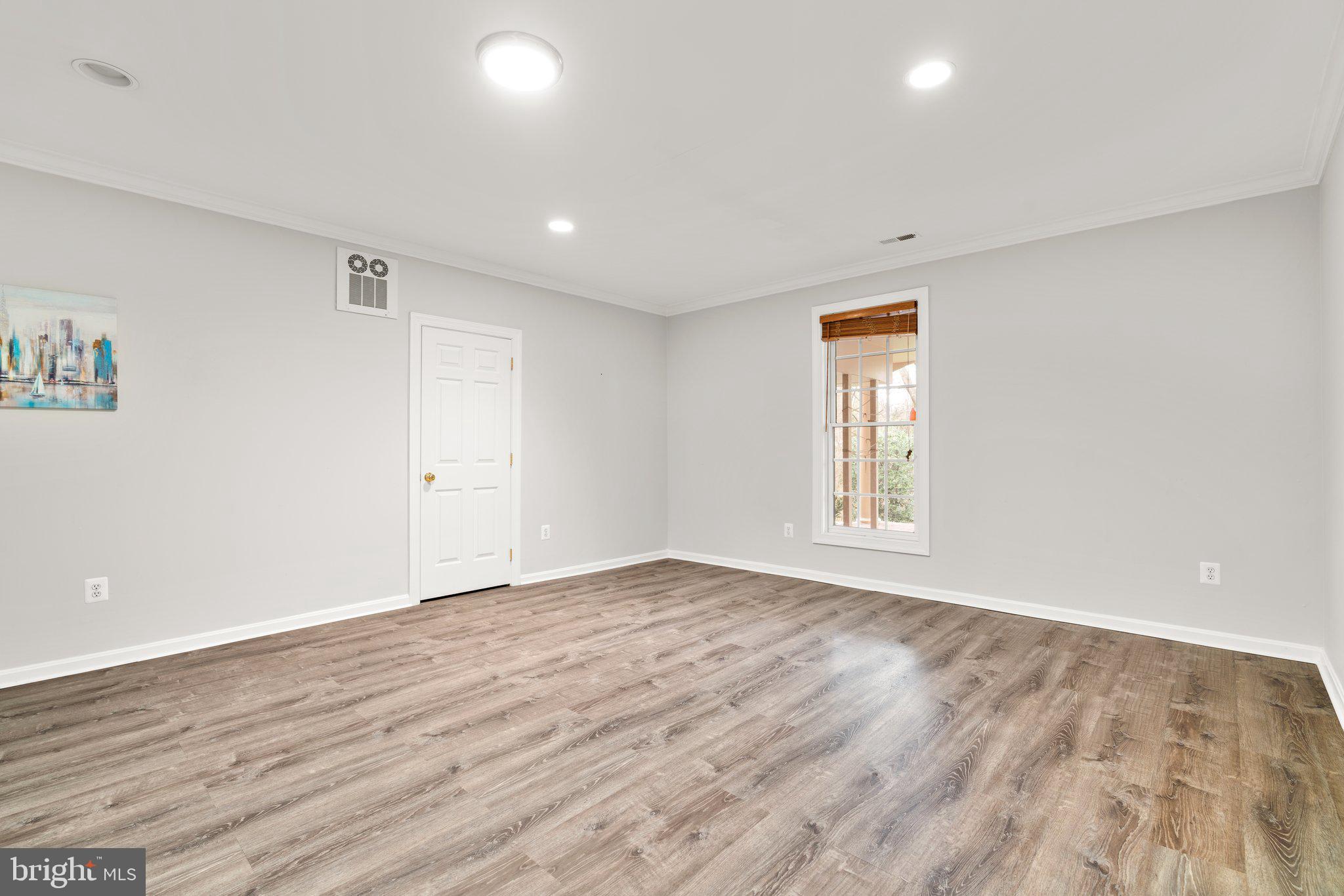 CHEVY CHASE COMMONS - Residential