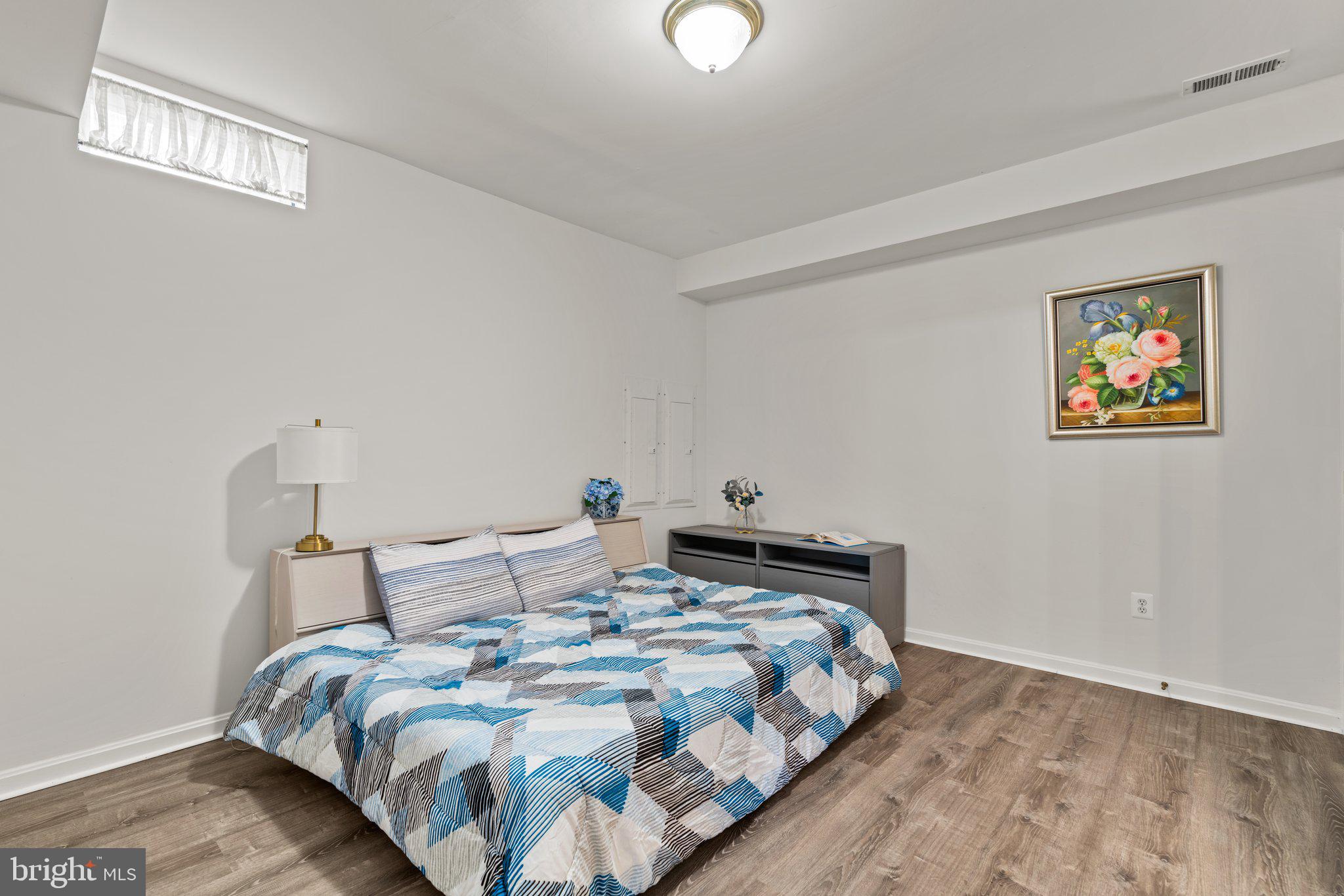 CHEVY CHASE COMMONS - Residential