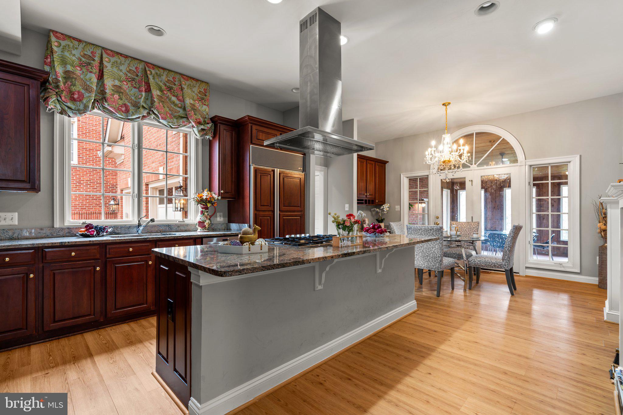 CHEVY CHASE COMMONS - Residential