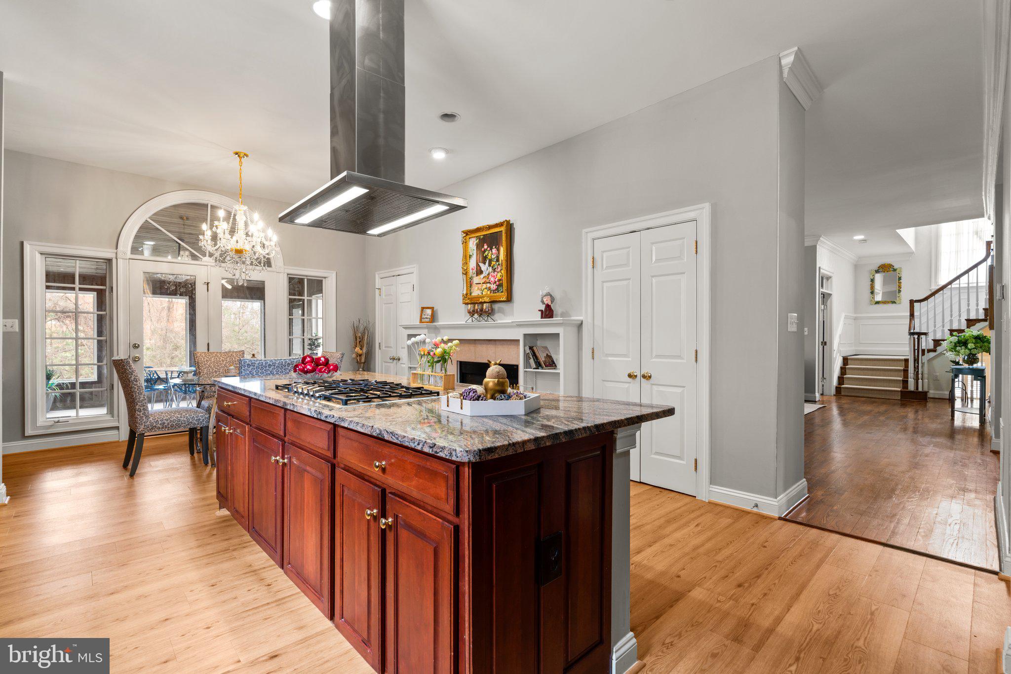 CHEVY CHASE COMMONS - Residential