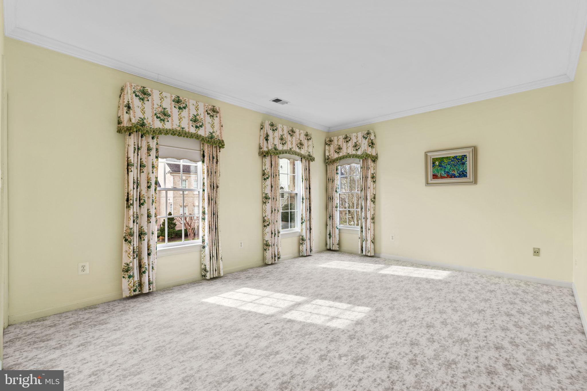 CHEVY CHASE COMMONS - Residential