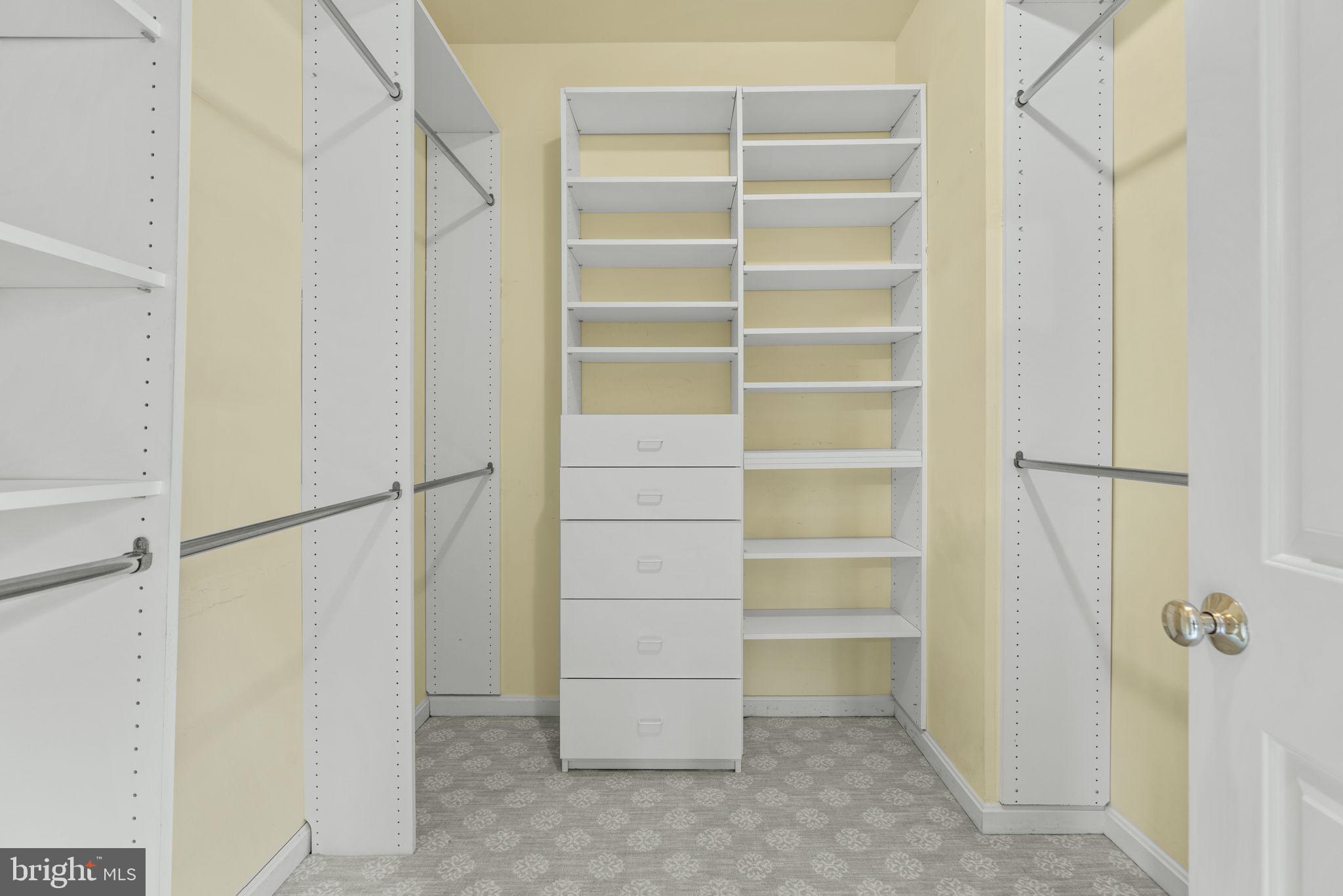 CHEVY CHASE COMMONS - Residential