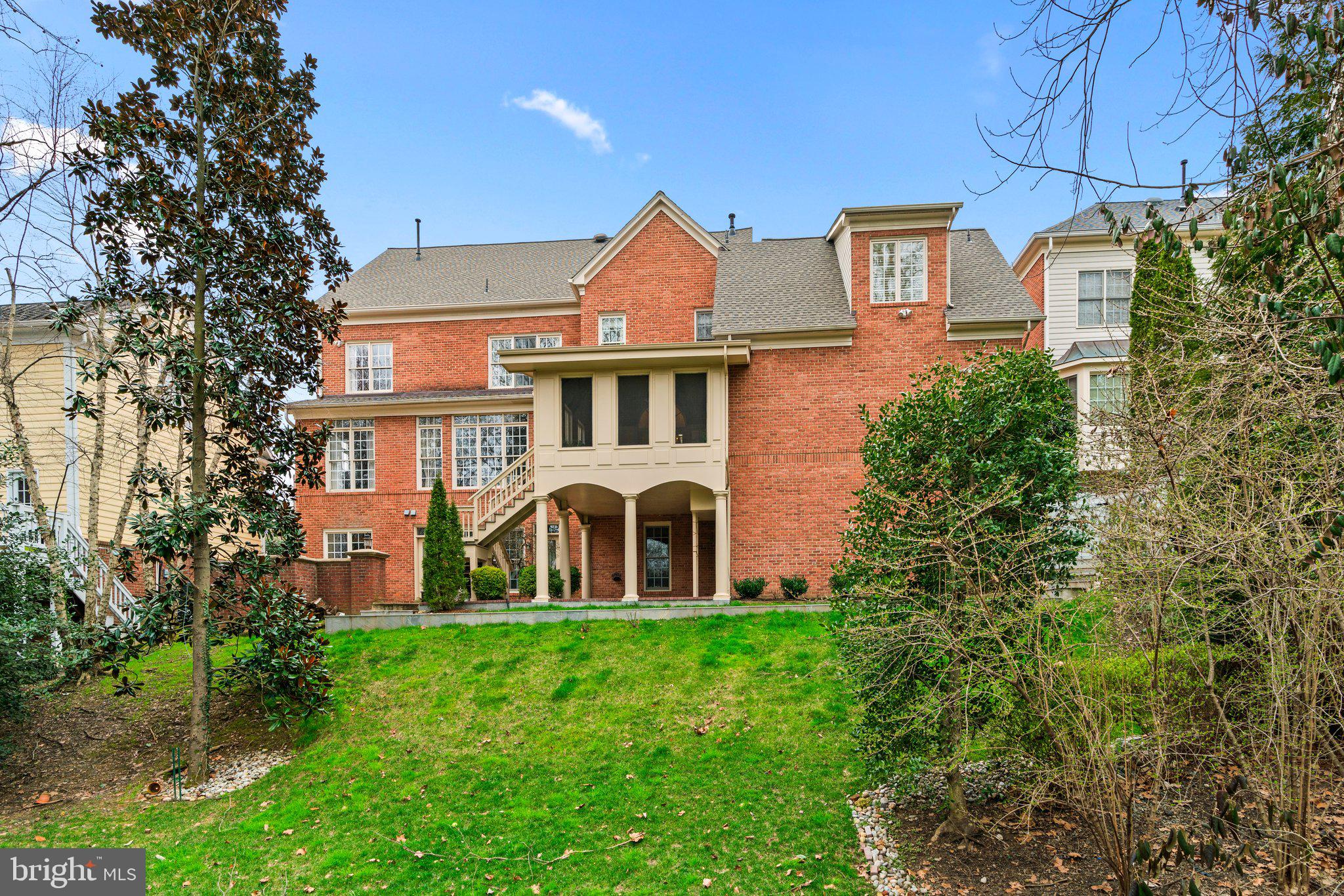 CHEVY CHASE COMMONS - Residential