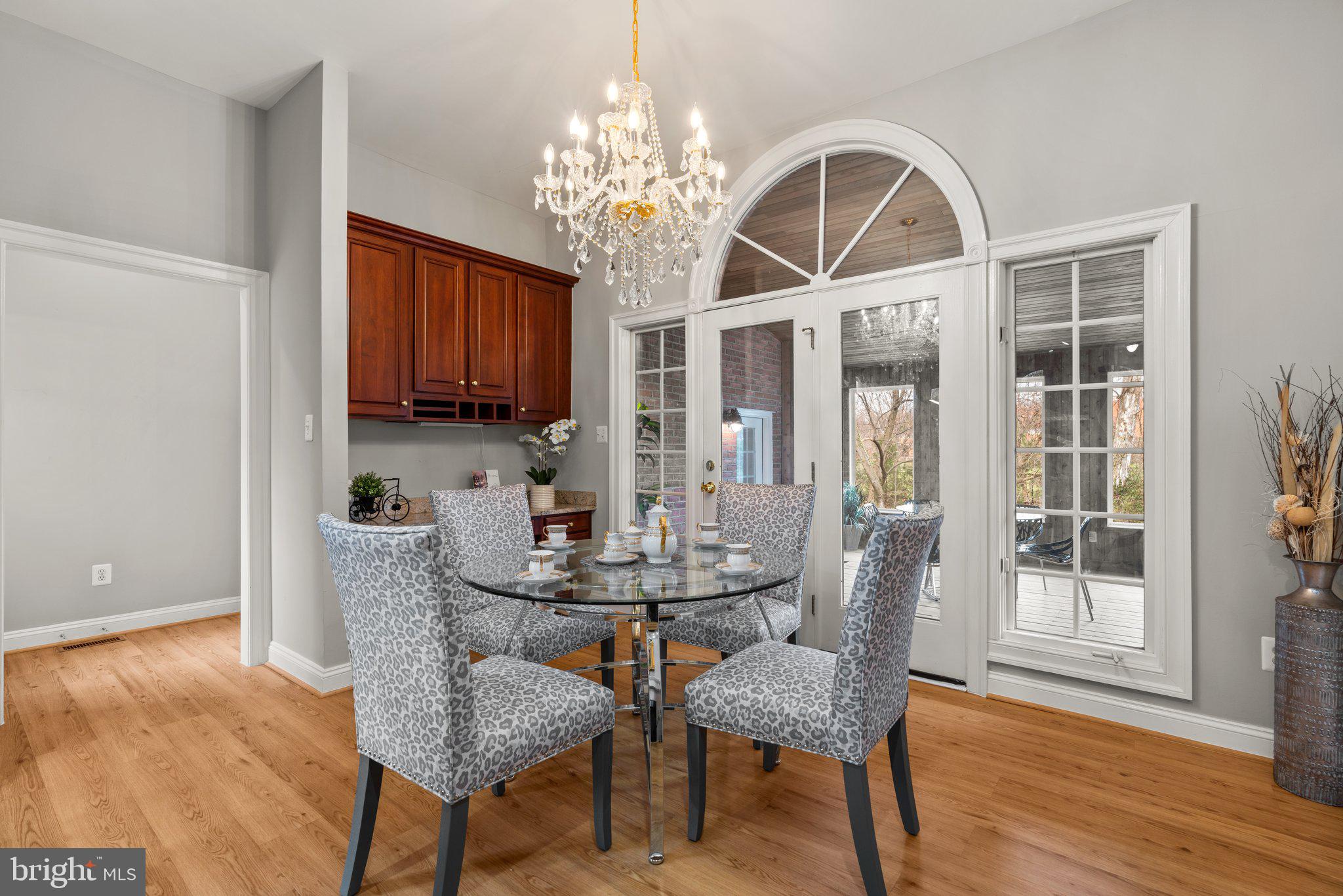 CHEVY CHASE COMMONS - Residential