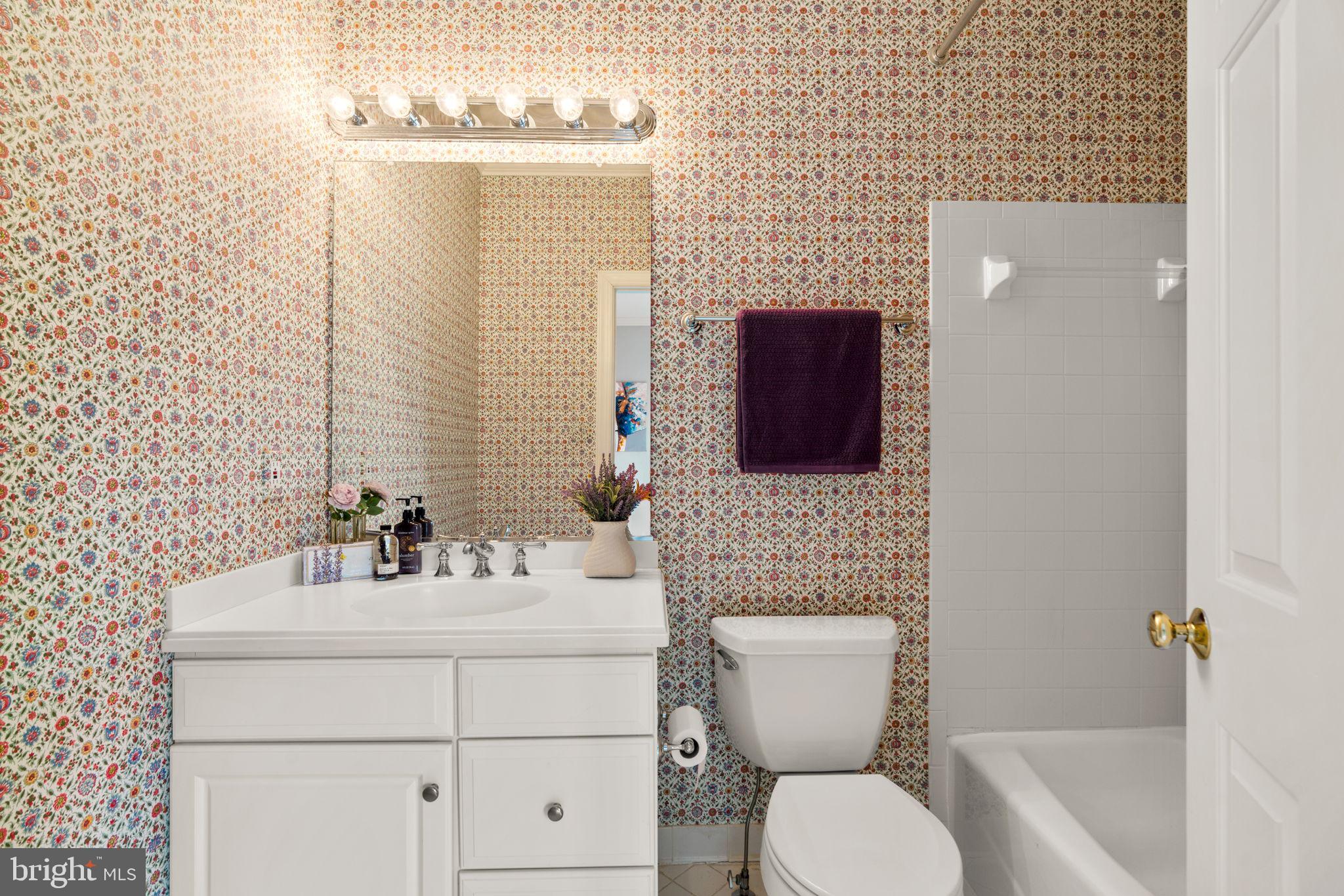 CHEVY CHASE COMMONS - Residential