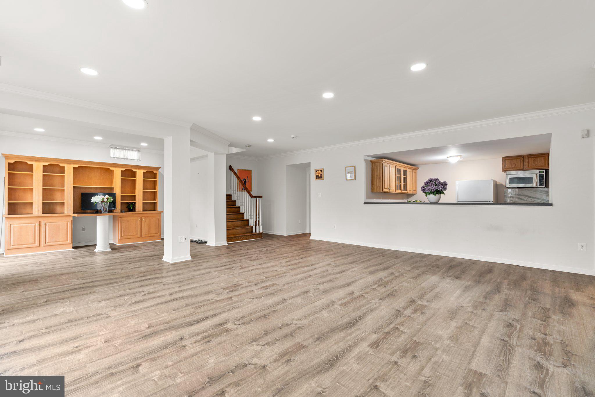 CHEVY CHASE COMMONS - Residential