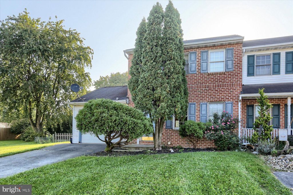 Photo of 131 Foxchase DRIVE, Elizabethtown, PA 17022 (MLS # PALA2041770)