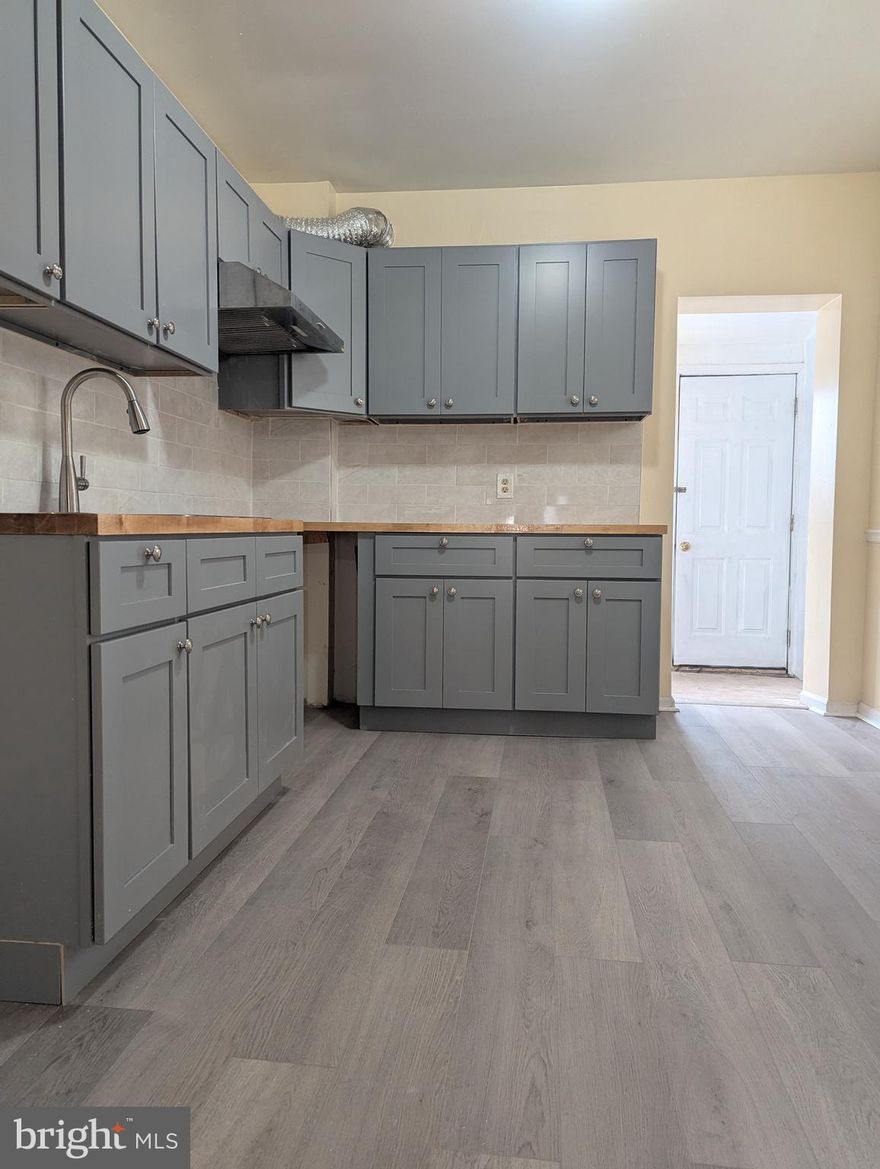 A sweet home in South Philly, a very convenient location to center city and Highway. Hardwood floor on the living room and throughout second floor,  full size basement with tons of storage space. Newly updated bathroom and kitchen. Seller is motivated.