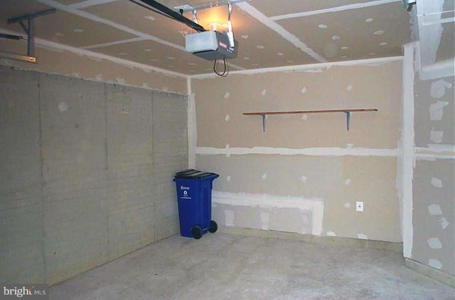 MONTJOY - Residential Lease