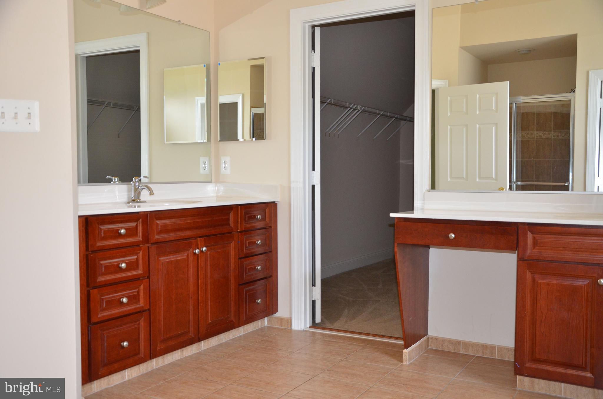 AUTUMN HILLS - Residential