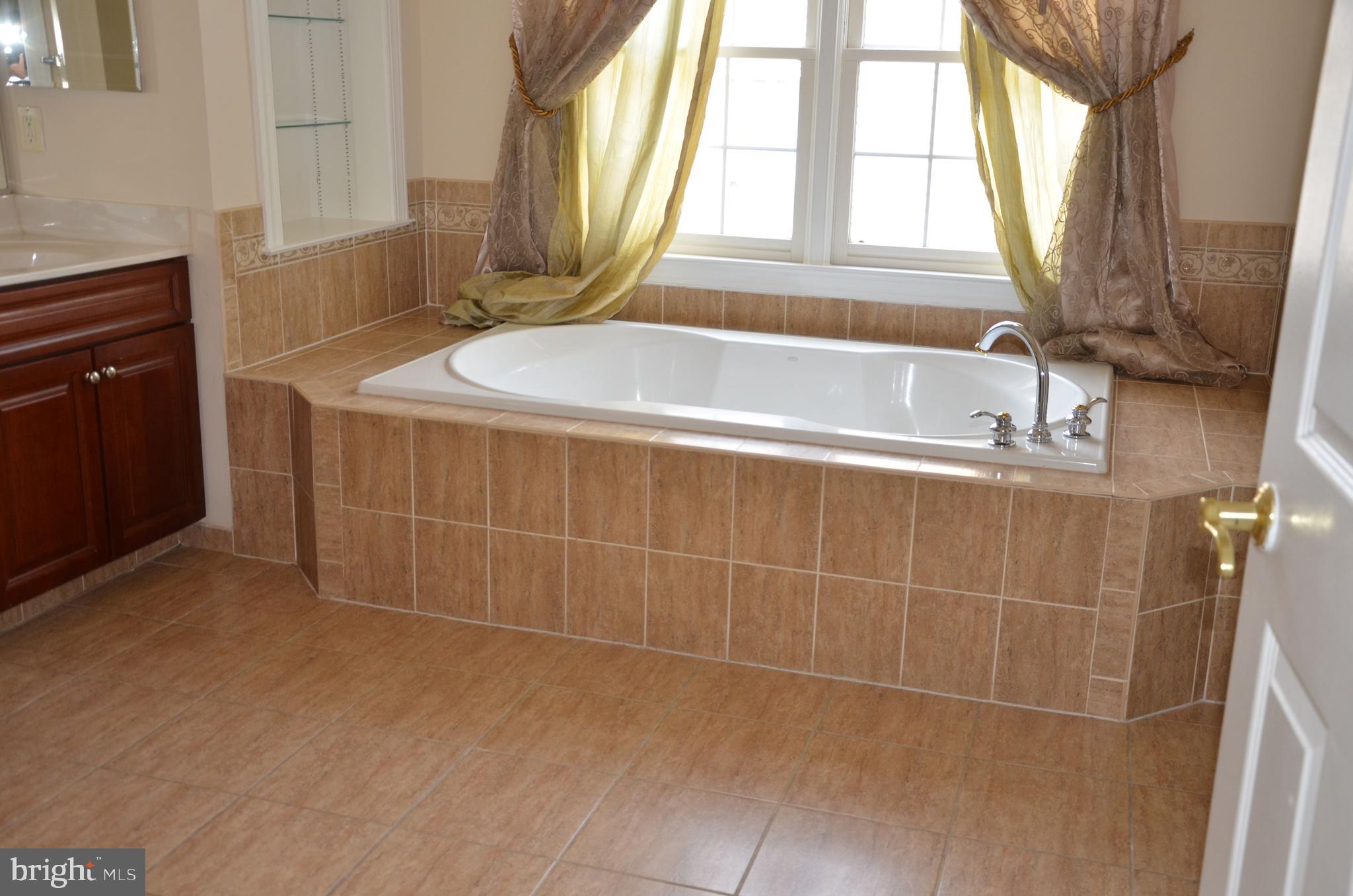 AUTUMN HILLS - Residential