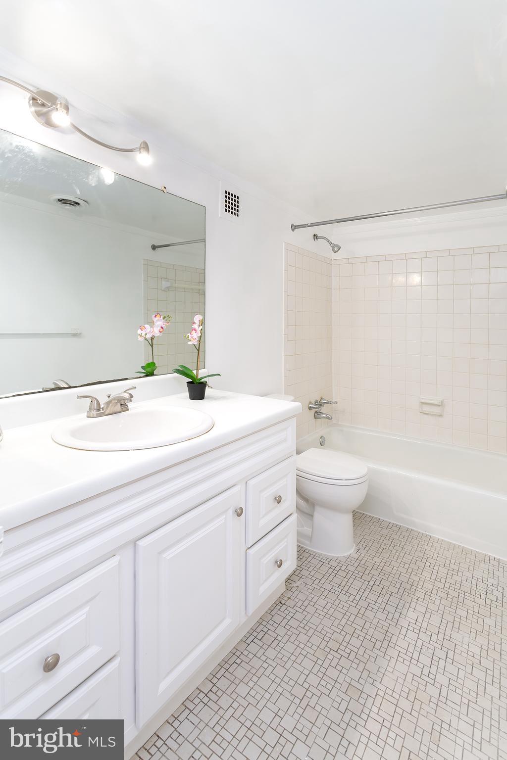 HUNTINGTON CLUB - Residential