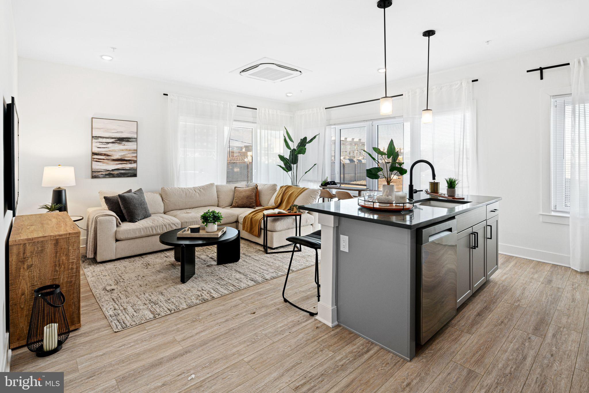 PORT RICHMOND - Residential Lease