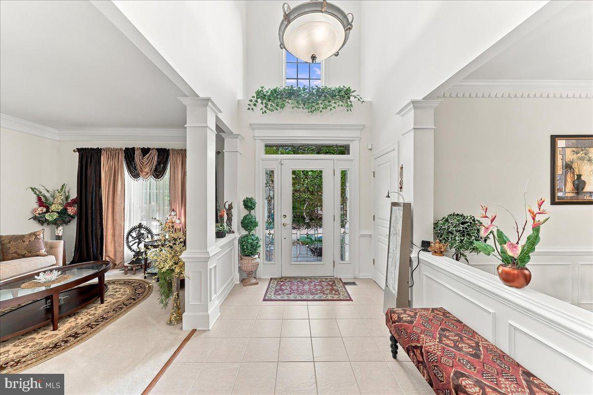 8 RIDINGS WAY