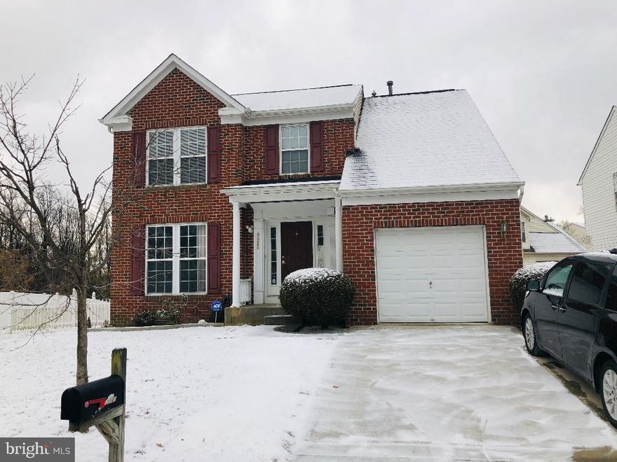Great and well kept single Familyhome in move in condition in a quiet neighborhood in Howard County. Eat-in kitchen overlooking the backyard and adjacent to familyroom/living room with brick fireplace. Master bedroom with garden tub. Finished lower level with windows to let the sunlight in. Spacious backyard. 1 car garage.