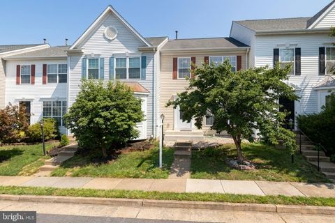 Photo of 9087 Slate Stone Loop, BRISTOW, VA 20136 (MLS # VAPW2124154)