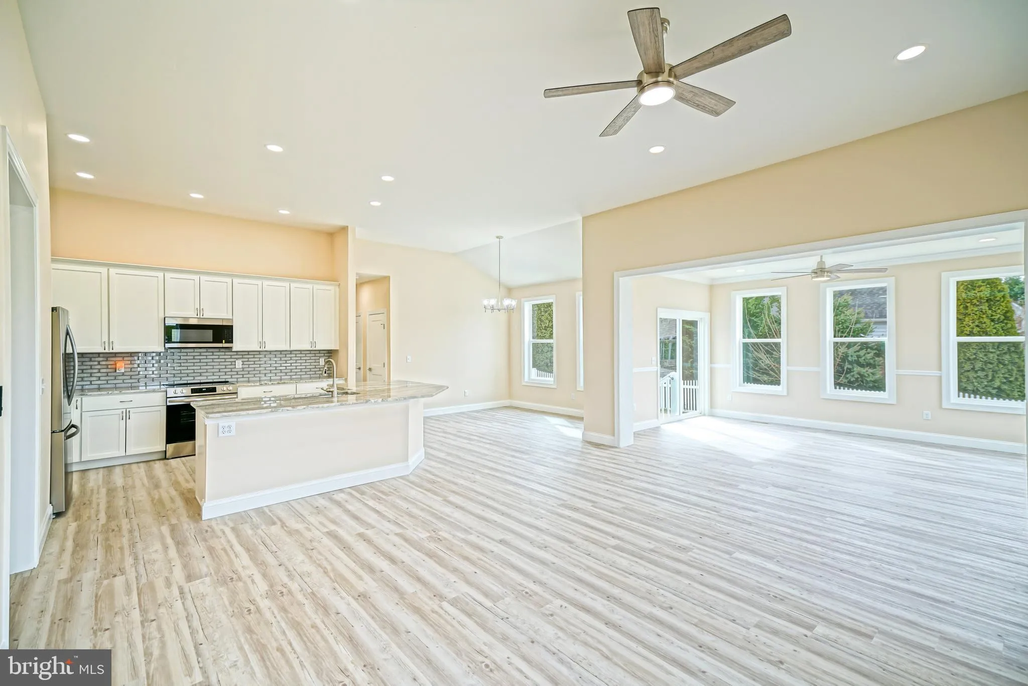 Lewes, Delaware 19958, United States, 3 Bedrooms Bedrooms, ,2 BathroomsBathrooms,Residential,Contingent,33207