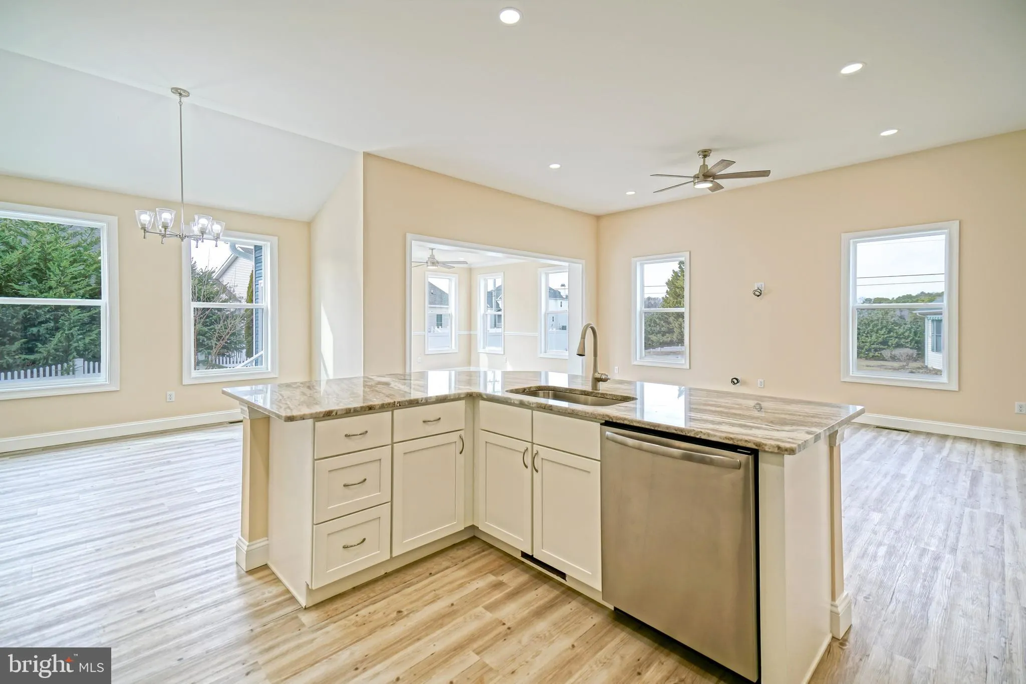 Lewes, Delaware 19958, United States, 3 Bedrooms Bedrooms, ,2 BathroomsBathrooms,Residential,Contingent,33207