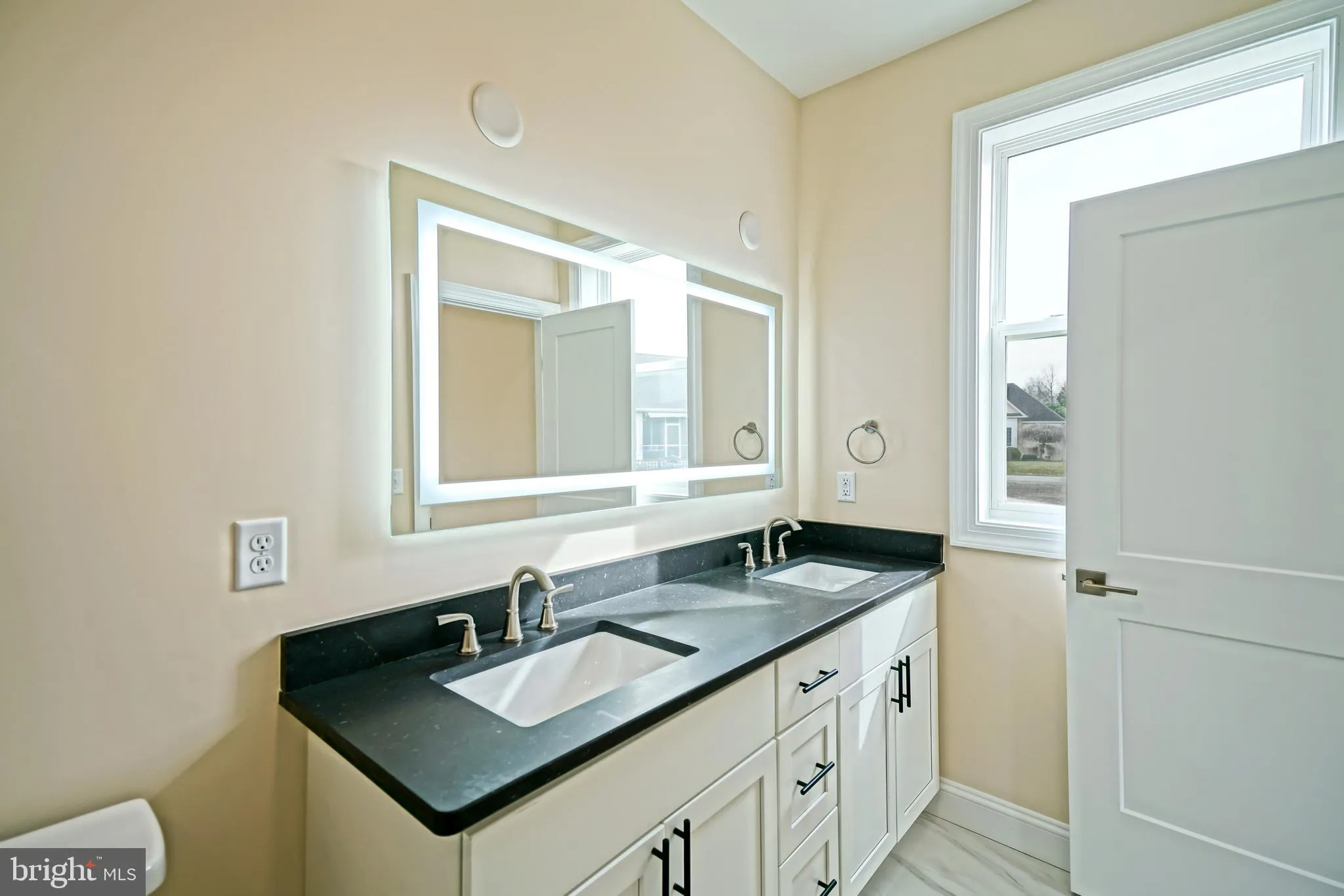 Lewes, Delaware 19958, United States, 3 Bedrooms Bedrooms, ,2 BathroomsBathrooms,Residential,Contingent,33207