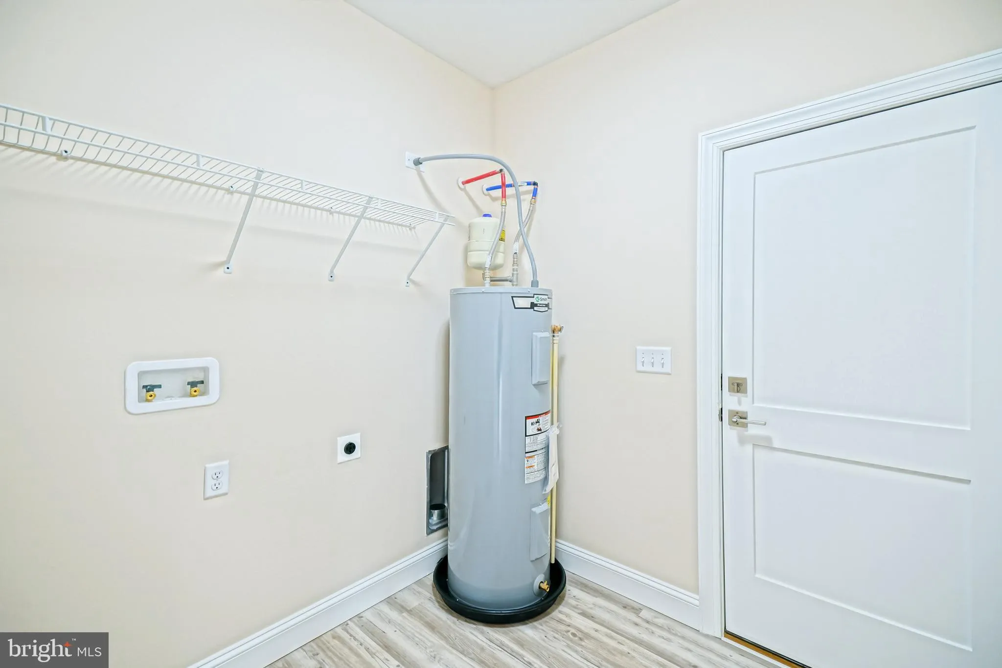 Lewes, Delaware 19958, United States, 3 Bedrooms Bedrooms, ,2 BathroomsBathrooms,Residential,Contingent,33207