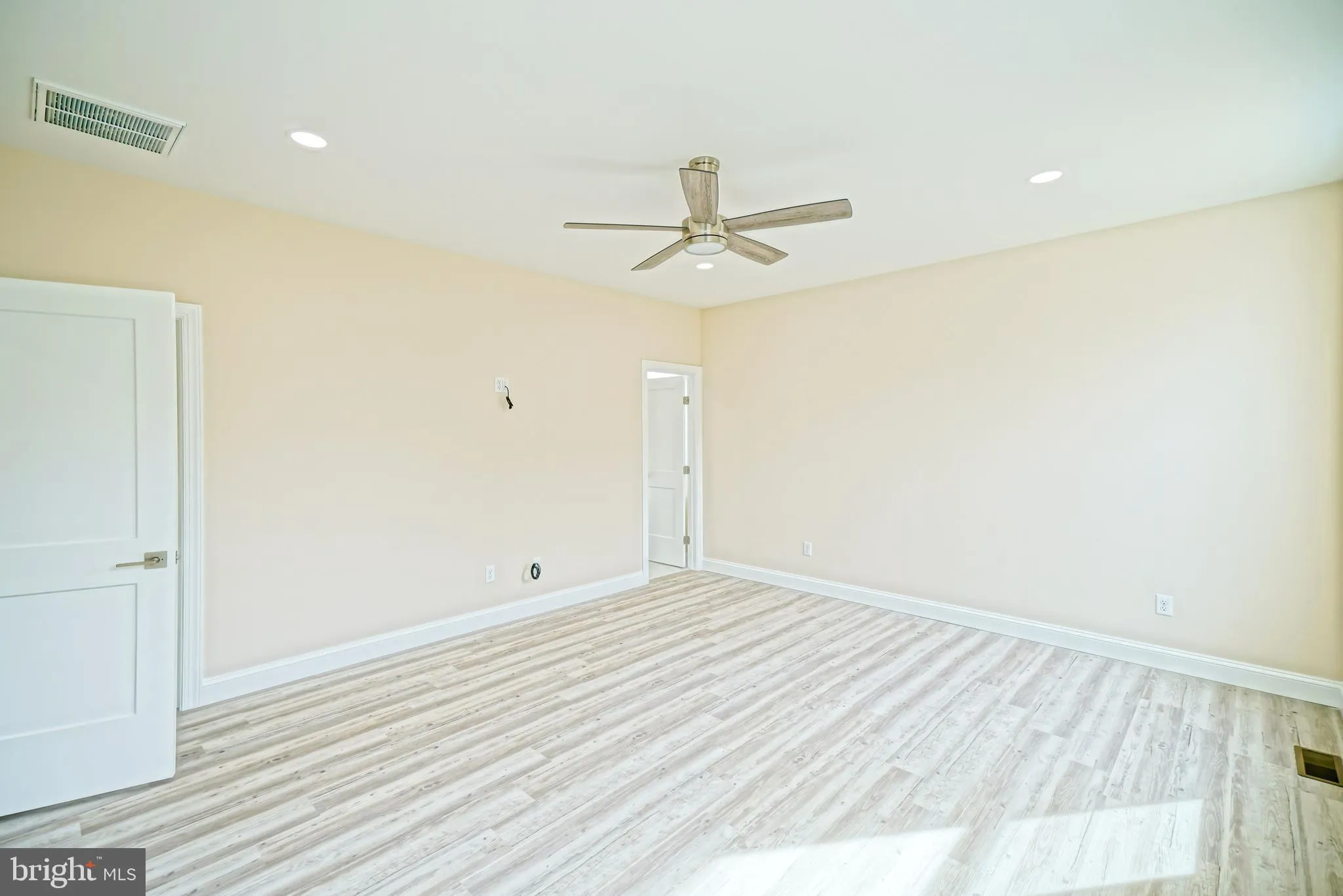 Lewes, Delaware 19958, United States, 3 Bedrooms Bedrooms, ,2 BathroomsBathrooms,Residential,Contingent,33207