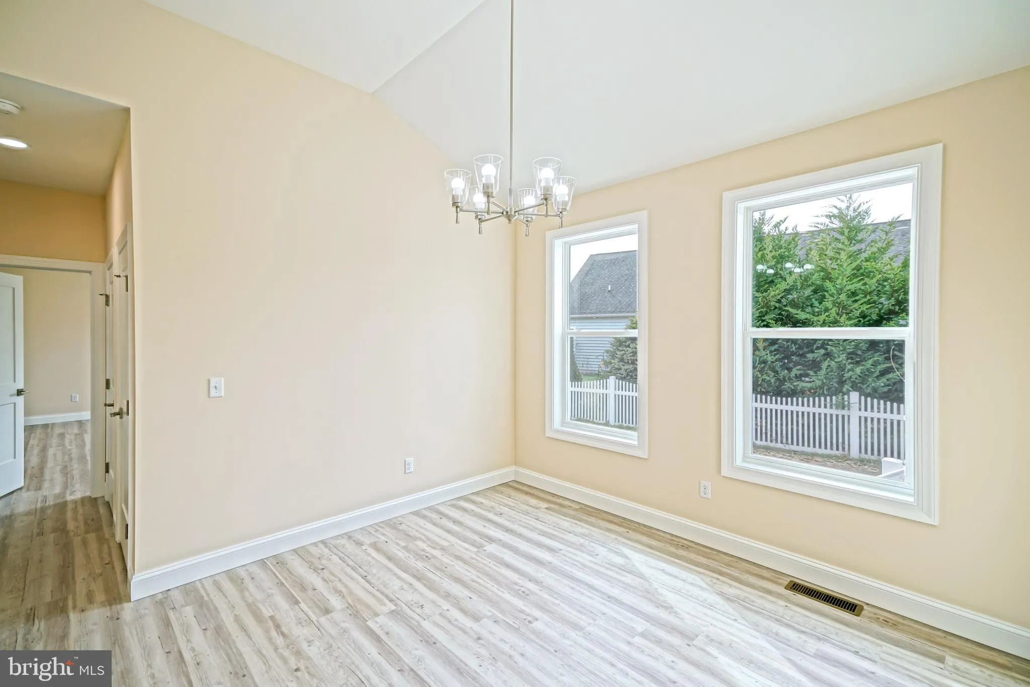 Lewes, Delaware 19958, United States, 3 Bedrooms Bedrooms, ,2 BathroomsBathrooms,Residential,Contingent,33207